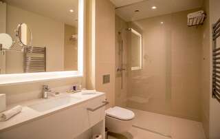 Отель CentreVille Hotel and Experiences Подгорица Улучшенный двухместный номер с 1 кроватью-2