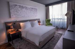 Отель CentreVille Hotel and Experiences Подгорица Улучшенный двухместный номер с 1 кроватью-5